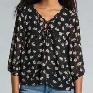 Skies Are Blue Blouse Women XL Black Floral Feminine Whimsical Romantic Ruffles